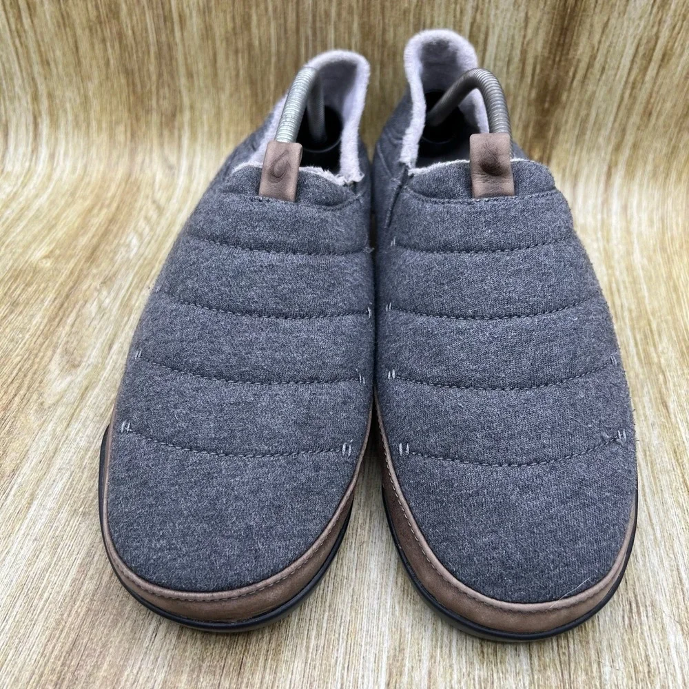 OluKai Mahana Slippers Men's Size‎ 10 Grey Quilted Textile Leather Slip On 10451